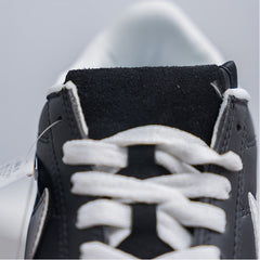 Men's sports shoes