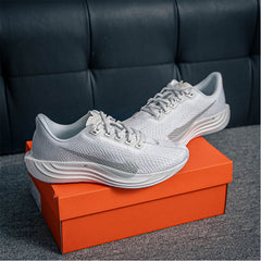 Men's sports shoes