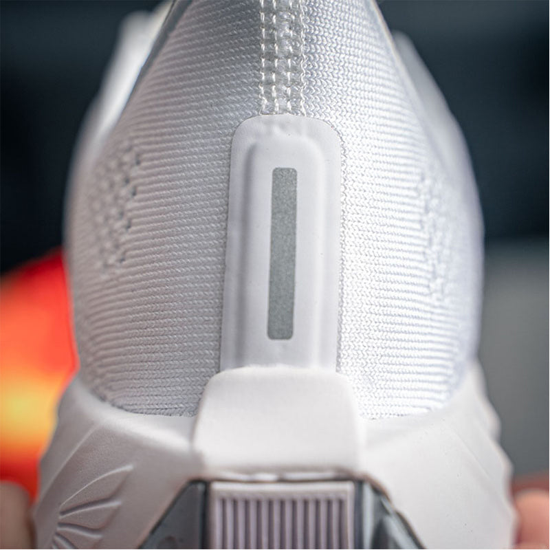 Men's sports shoes